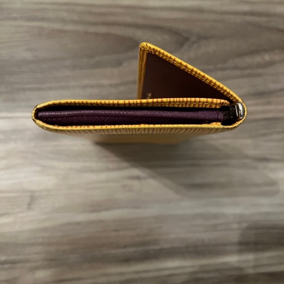 Louis Vuitton Epi Leather Long Wallet Bifold - Picture 8 of 9